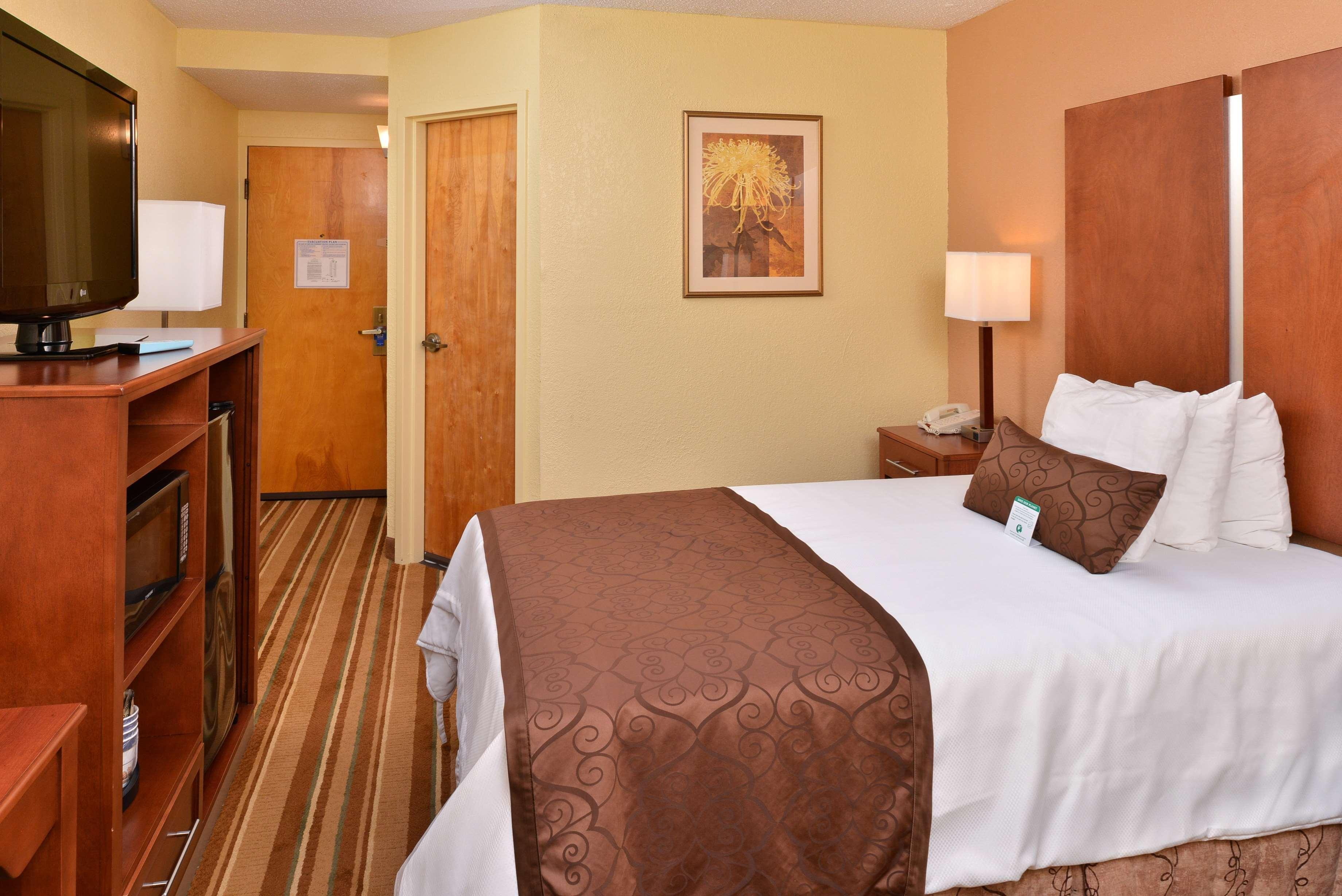 Best Western Plus Richmond Sandston Exterior foto